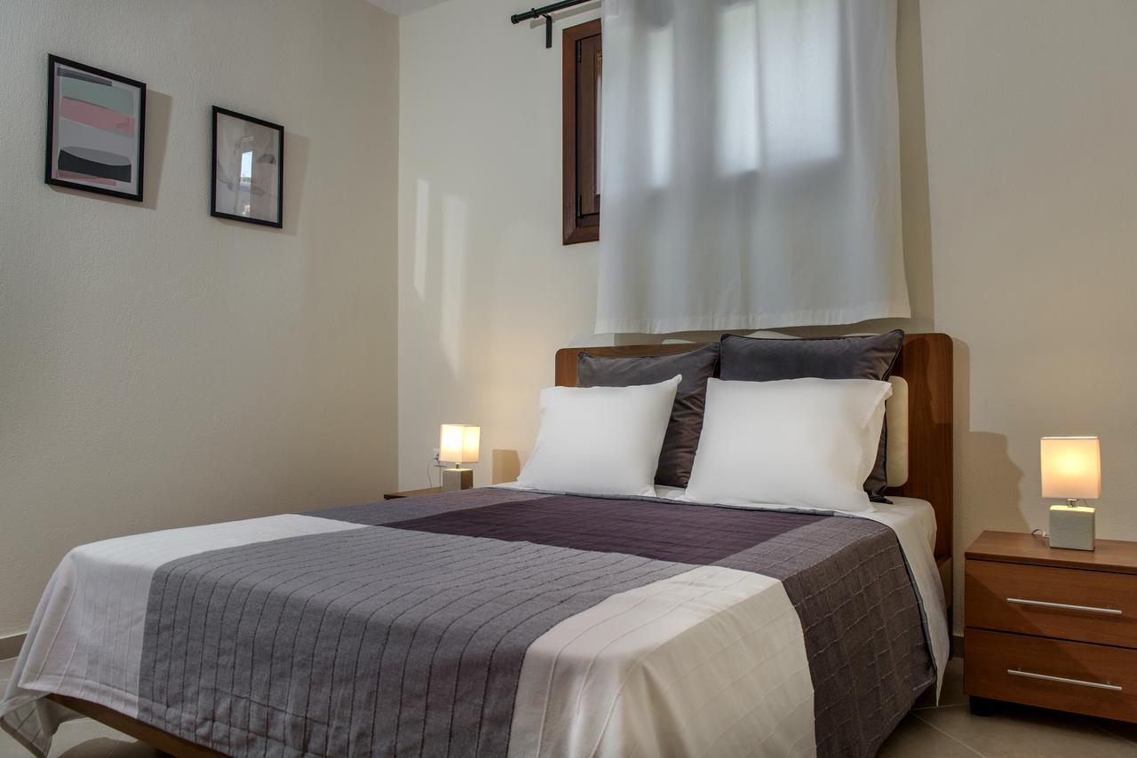 Pleiades Casual Living Apartment Nea Roda Exterior foto