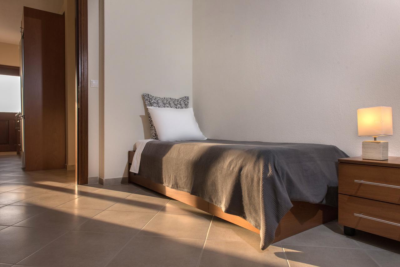 Pleiades Casual Living Apartment Nea Roda Exterior foto
