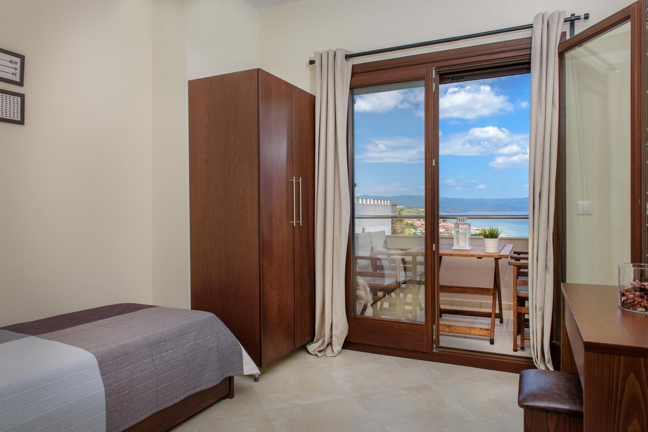 Pleiades Casual Living Apartment Nea Roda Exterior foto